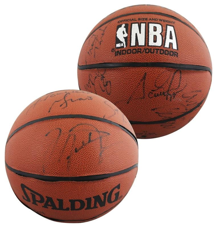1992-93 Bulls (10) Jordan, Pippen +8 Signed Spalding I/O Basketball BAS #AE64472 (1 of 6)