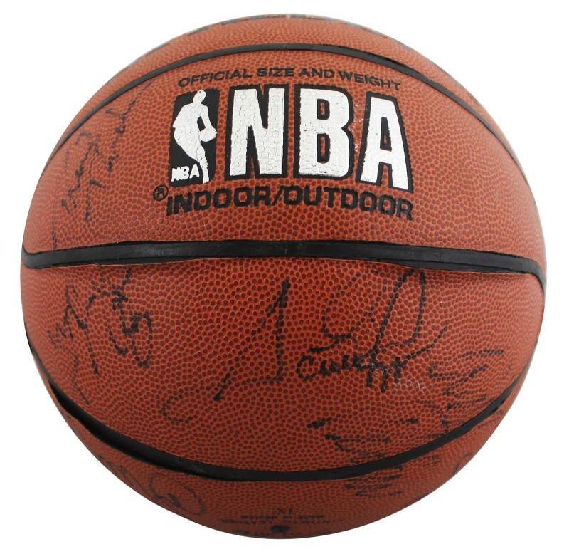 1992-93 Bulls (10) Jordan, Pippen +8 Signed Spalding I/O Basketball BAS #AE64472 - 4