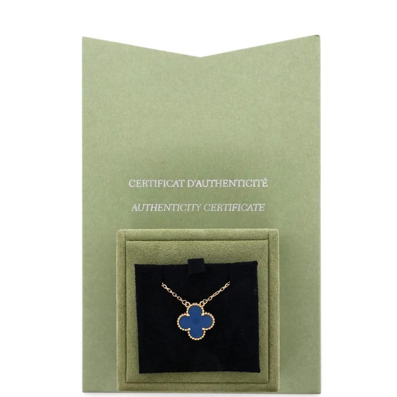 Van Cleef & Arpels Vintage Alhambra Pendant Necklace 18K Yellow Gold and Agate - 2