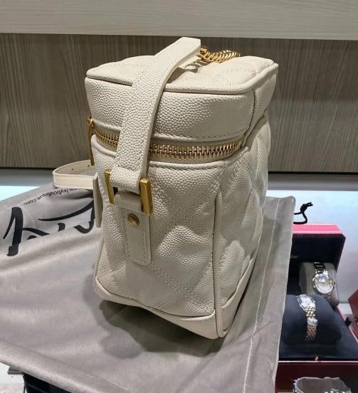 Saint Laurent 80's Vanity Shoulder Bag Blanc Vintage Quilted Calfskin (2020) - 6