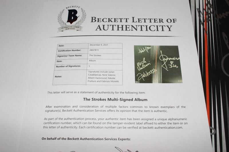 THE STROKES BAND SIGNED 'FIRST IMPRESSIONS OF EARTH' VINYL RECORD BECKETT COA x5 - 4
