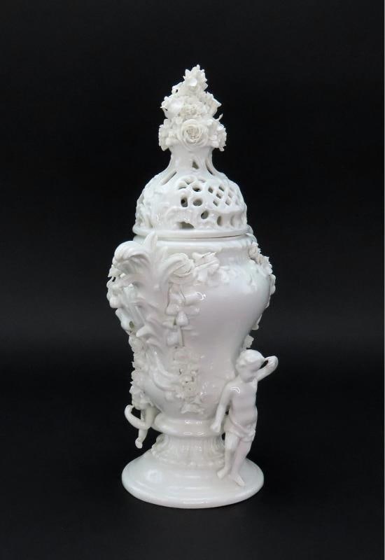 Impressive 18th C. Meissen Potpourri Urn Pierced Lidded Jar Flowers Putti Design - 3