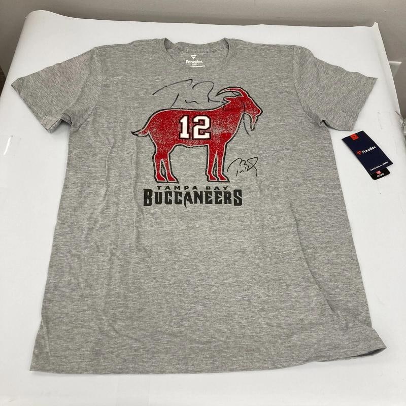 Tom Brady Signed Authentic Tampa Bay Buccaneers Fanatics T-Shirt Beckett COA - 2