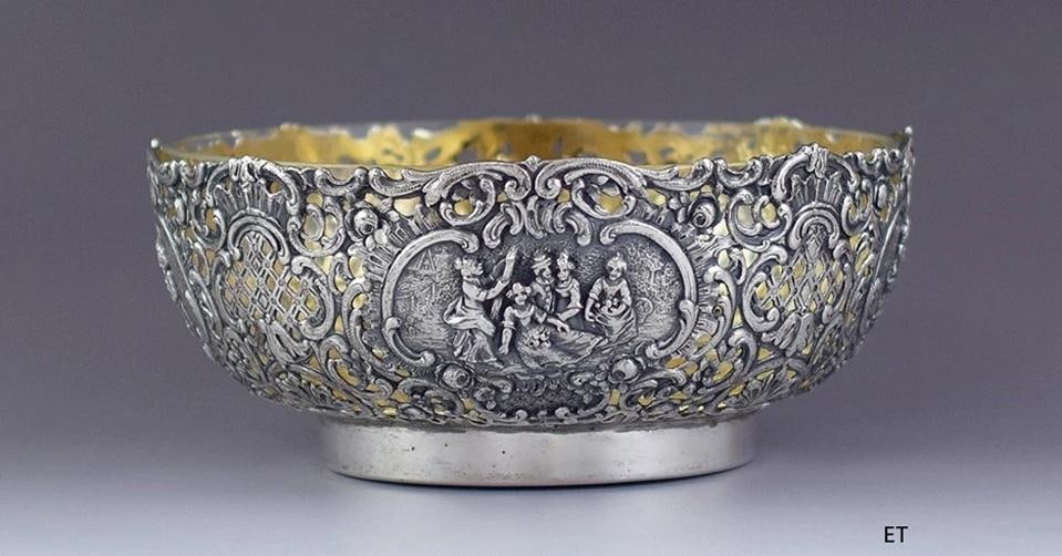 Antique c1900 Art Nouveau German 800 Silver Openwork Bowl w Clear Glass Liner: Type: Bowls,Style: Art Nouveau,Age: 1880-1920,Material: Silver, glass,Region: Germany,Composition: .800 Silver,Year Made: c1900,Country of Origin: Germany Antique c1900 Art Nouveau German 800 Silver O