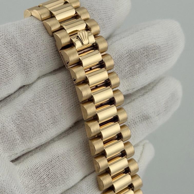 Rolex Day Date President 18038 36mm Mother of Pearl Diamond Dial Bezel 18k Gold - 9