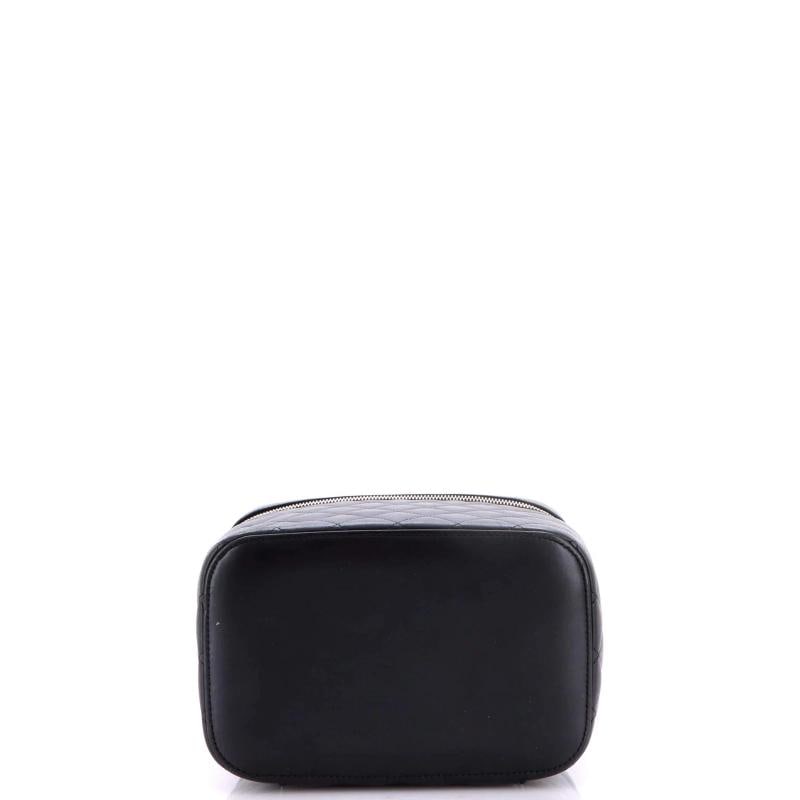 Chanel Cosmetic Case Quilted Lambskin Small - 4