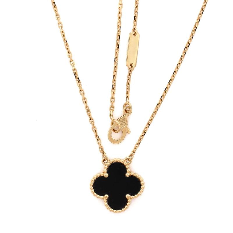 Van Cleef & Arpels Vintage Alhambra Pendant Necklace 18K Yellow Gold and Onyx - 3