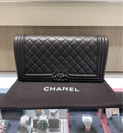 Chanel So Black Lambskin Clutch Shoulder Bag Black hardware (Rare) - 2
