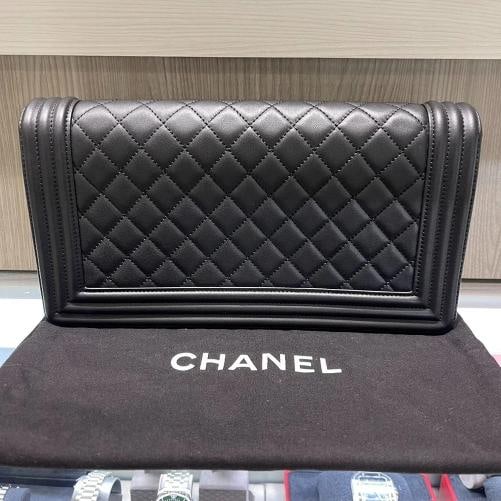 Chanel So Black Lambskin Clutch Shoulder Bag Black hardware (Rare) - 3