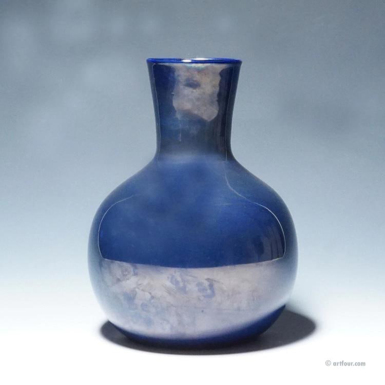 Venini Art Glass Vase 'Cinesi' by Tobia Scarpa, Murano 1960: Condition: Used,Brand: ArtGlass,Type: Vase,Country of Origin: Italy A vintage art glass vase of the 'Cinesi' o 'Opaconi' series. Mouthblown opaque indigo glass with an iridized finish. Designed by