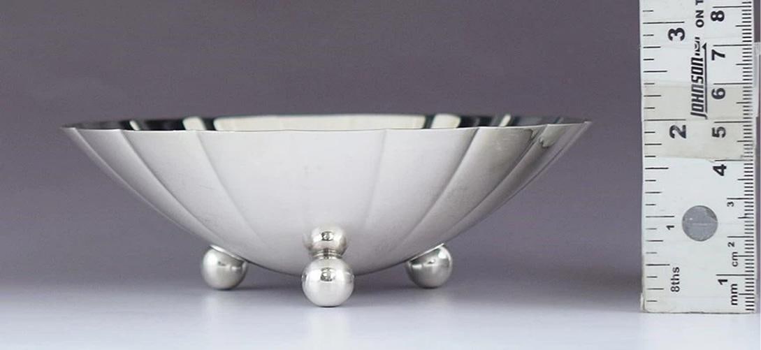 Lovely c1950 Tiffany Co Sterling Silver Fluted Shell Style Bowl - 3