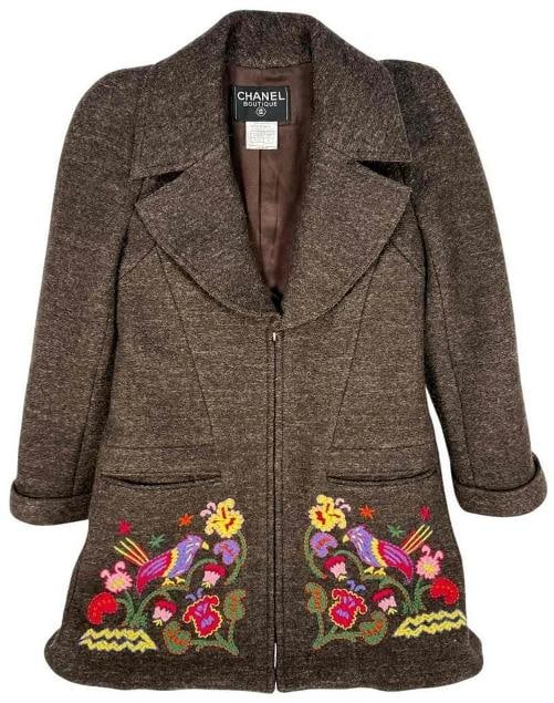 CHANEL Boutique Fall Winter 1997 Brown Wool Tweed Embroidered Coat Jacket Sz. 36: the size is marked as 36. The jacket measures 34" from the top of collar to the bottom edge of hem, and each arm is 25" from the shoulder seam to the edge of the cuff. . Condition: Pre-owned -