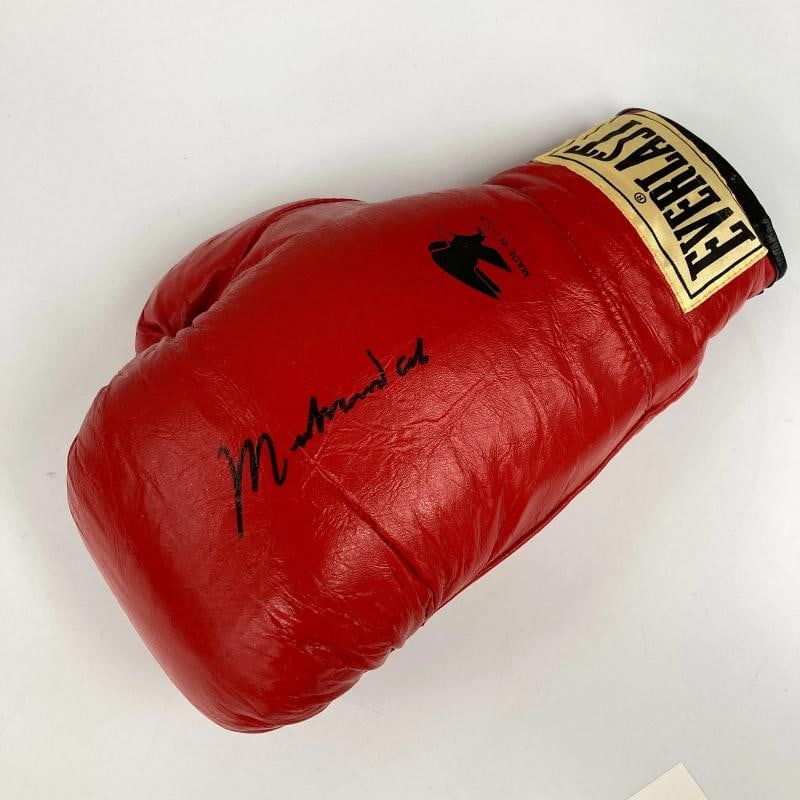 Muhammad Ali Signed Everlast Boxing Glove JSA COA - 3