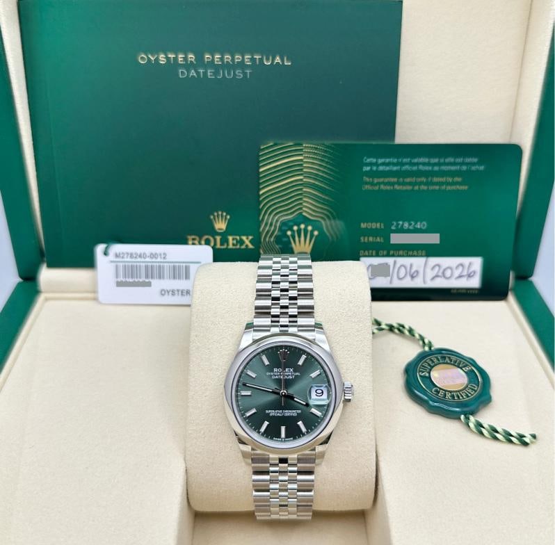 NEW 2026 Rolex Datejust 31 Midsize 278240 Mint Green Dial Steel Box Paper: Style Number: 278240 Year: 2026 Model: Rolex Datejust 31 Midsize Case Material: Stainless Steel Band: Stainless Steel Bezel: Stainless Steel Dial: Mint Green Crystal: Sapphire Case Size: 31mm