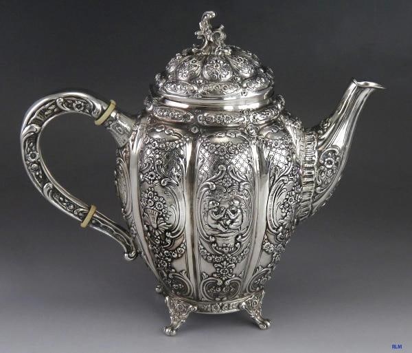 Vintage 1942 Beautifully Hand Chased Finnish Silver Teapot: Type: Teapot,Age: Post-1940,Style: Georgian,Composition: 830 purity silver,Year Made: 1942,Country of Origin: Finland Vintage 1942 Beautifully Hand Chased Finnish Silver Teapot Presented is a vintage,