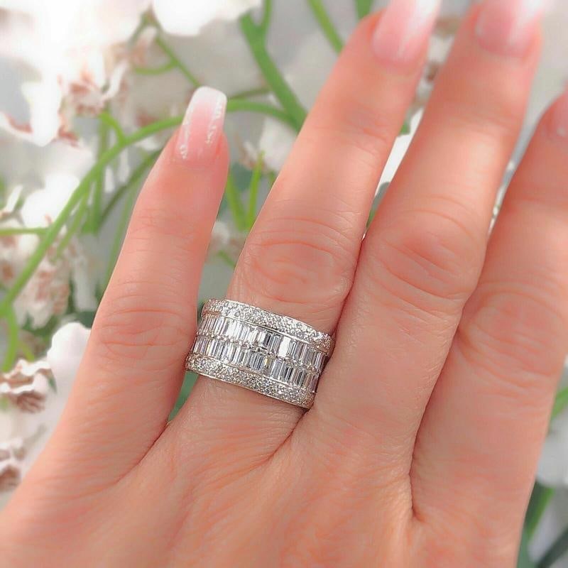 Le Vian 18k White Gold Round & Baguette Diamond Wedding Band Ring 1.55 tcw: Condition: Pre-owned - Excellent,Gender: Women's,Modified Item: No,Total Carat Weight: 1.50 - 1.74,Style: With Diamonds,Type: Wedding Band,Main Stone Color: White,Main Stone Treatment: Not