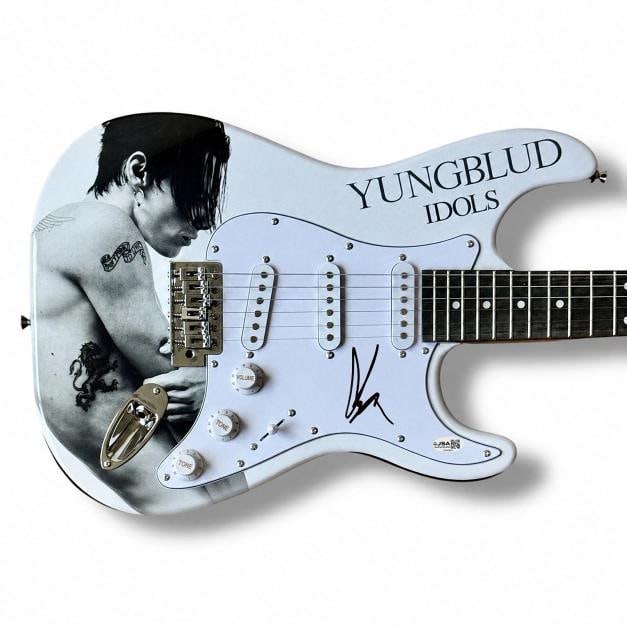 Yungblud Signed Guitar Custom Graphics JSA COA Idols Zombie Ghosts: Industry: Music,Signed: Yes,Autograph Authentication: James Spence (JSA),Object Type: Guitar & Guitar Pick,Original/Reproduction: Original,Country of Origin: United States Signer: Yungblud with hand