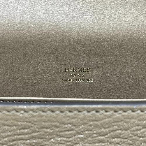Hermes Geta Chevre Mysore Etoupe Crossbody Bag with Gold Hardware B Stamp (2023) - 4
