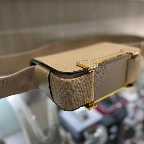 Hermes Geta Chevre Mysore Etoupe Crossbody Bag with Gold Hardware B Stamp (2023) - 8