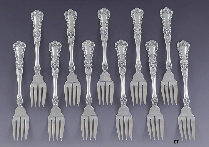 11 Antique Gorham Buttercup 1899 Sterling Silver Place Salad Forks 6 3/8: Pattern: Buttercup,Brand: Gorham,Type: Forks,Age: 1899-1915,Composition: Sterling Silver (.925),Maker: Gorham,Year Made: 1899,Metal: silver,Country of Origin: United States Presented is a wonderful qu