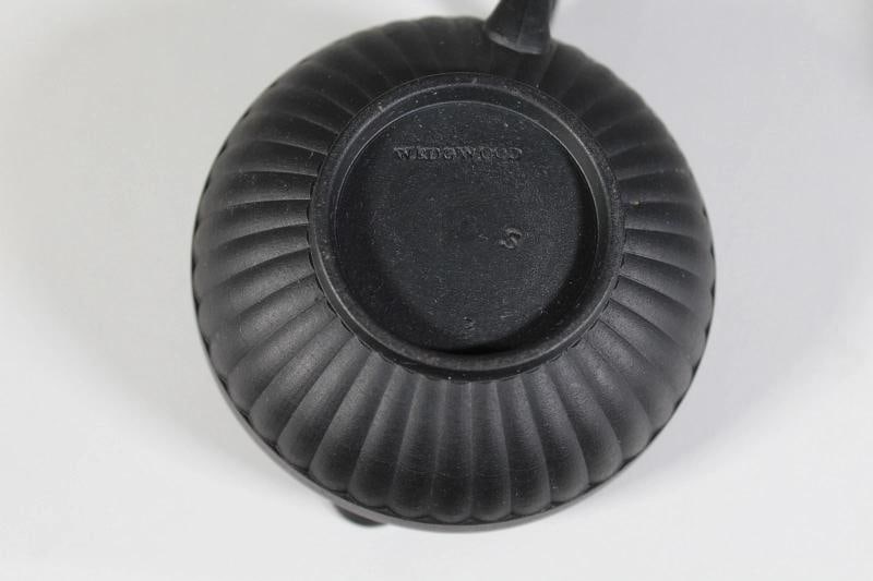 19TH CENTURY WEDGWOOD BLACK BASSALT TEA SET - 6
