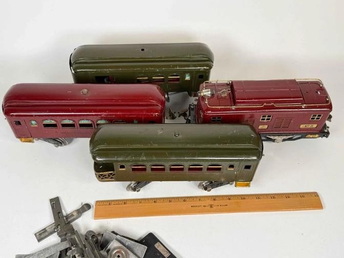 Antique Lionel Pre War O Gauge Lot 4 Trains Cars Power Station City Station +Box - 2