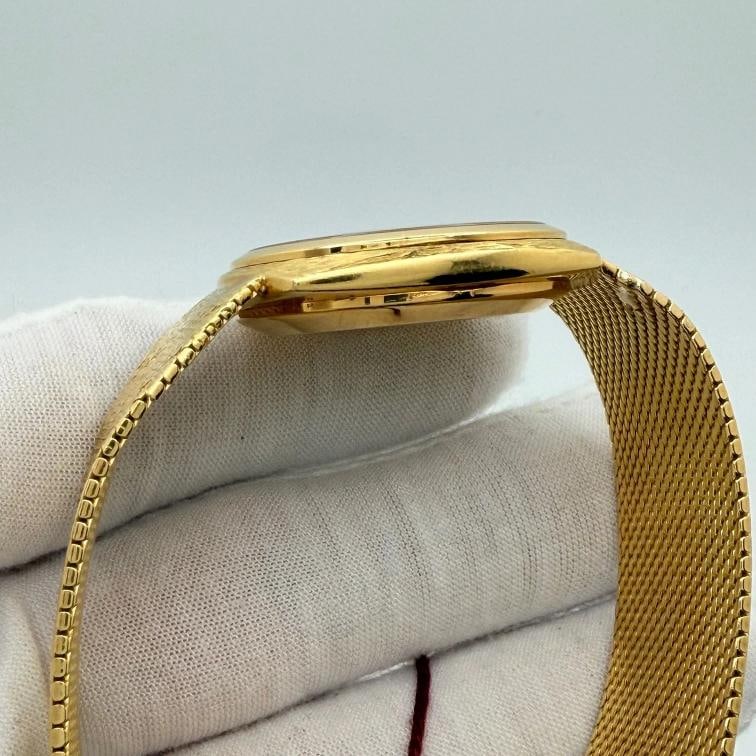 Vintage Patek Philippe Calatrava 3525 32mm Champagne Dial 18k Yellow Gold - 12