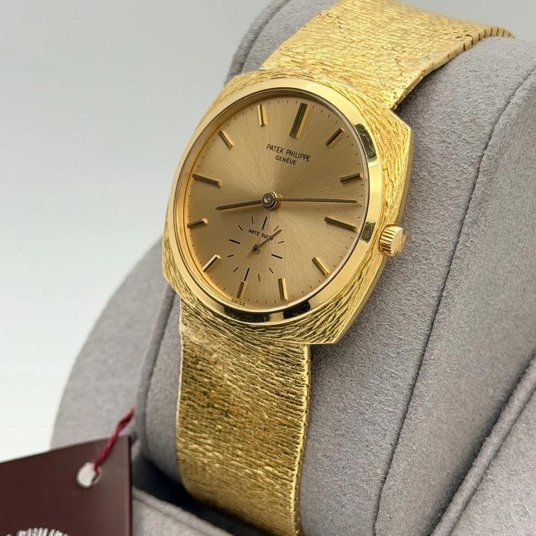 Vintage Patek Philippe Calatrava 3525 32mm Champagne Dial 18k Yellow Gold - 4