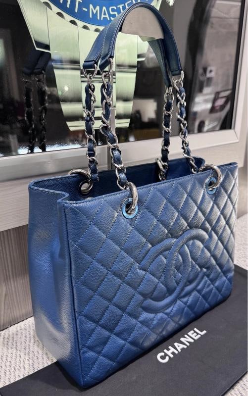 Chanel Caviar Quilted Grand Shopping Tote GST in Royal Blue - 2