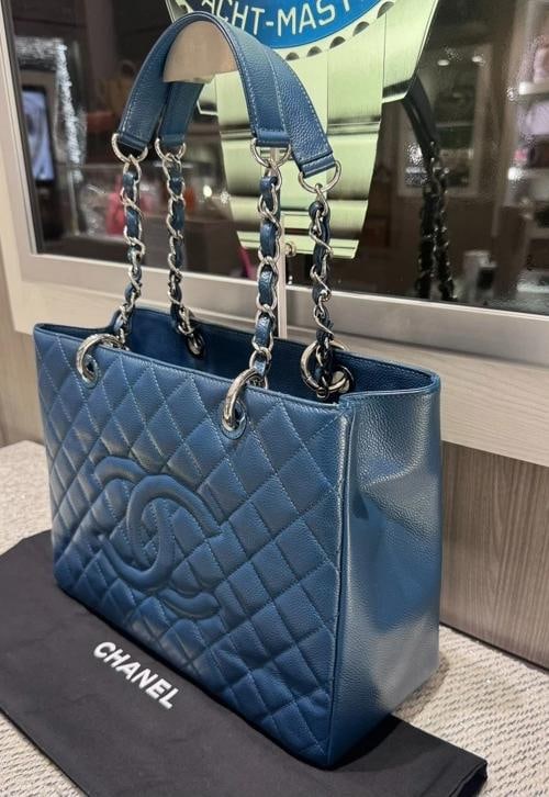 Chanel Caviar Quilted Grand Shopping Tote GST in Royal Blue - 3