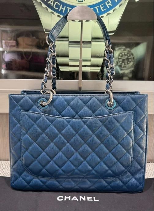 Chanel Caviar Quilted Grand Shopping Tote GST in Royal Blue - 4