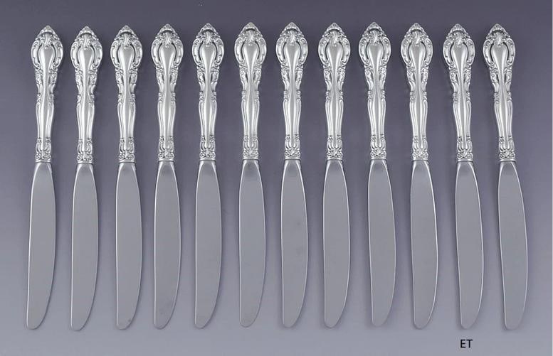12 Alvin Vivaldi Pattern Sterling Silver & Stainless Dinner Knives: Pattern: Vivaldi,Brand: Alvin,Type: Flatware - Knives,Composition: Sterling Silver,Maker: Alvin,Metal: Silver Presented is a very fine quality set of 12 sterling silver dinner knives made by Alvin.