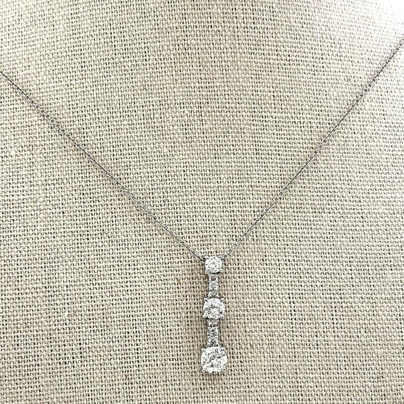 Round Diamond Past Present Future Pendant Necklace 18 kt White Gold - 2