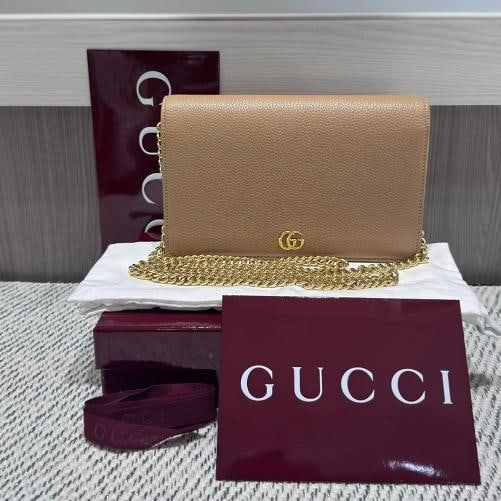 Gucci Dollar Calfskin Mini GG Marmont Chain Wallet in Beige: Condition: Pre-owned - Excellent,Brand: Gucci,Accessories: Original Dust Bag,Department: Women,Size: Mini,Exterior Color: Beige,Style: Crossbody,Exterior Material: Leather,Country of Origin: Italy
