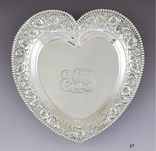 Lovely Antique Mauser Sterling Silver Hand Chased Heart Shaped Bowl / Dish: Brand: Mauser,Composition: Sterling Silver,Maker: Mauser Lovely Antique Mauser Sterling Silver Hand Chased Heart Shaped Bowl / Dish Presented is a beautiful Mauser sterling silver dish, dating to