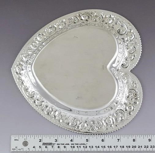 Lovely Antique Mauser Sterling Silver Hand Chased Heart Shaped Bowl / Dish - 5