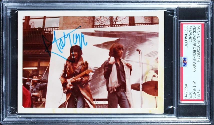 Mick Jagger Rolling Stones Signed 3.5x5 Type 1 Original Candid Photo PSA Slabbed: Original/Reproduction: Original,Industry: Music,PRODUCT_COA: PSA,PRODUCT_SIGNED_BY_NAME: Mick Jagger,PRODUCT_SIGNED_BY_BRAND: The Rolling Stones,Country of Origin: United States
