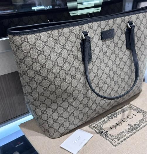 Gucci Tote Black and Ivory Supreme 779864 - 2