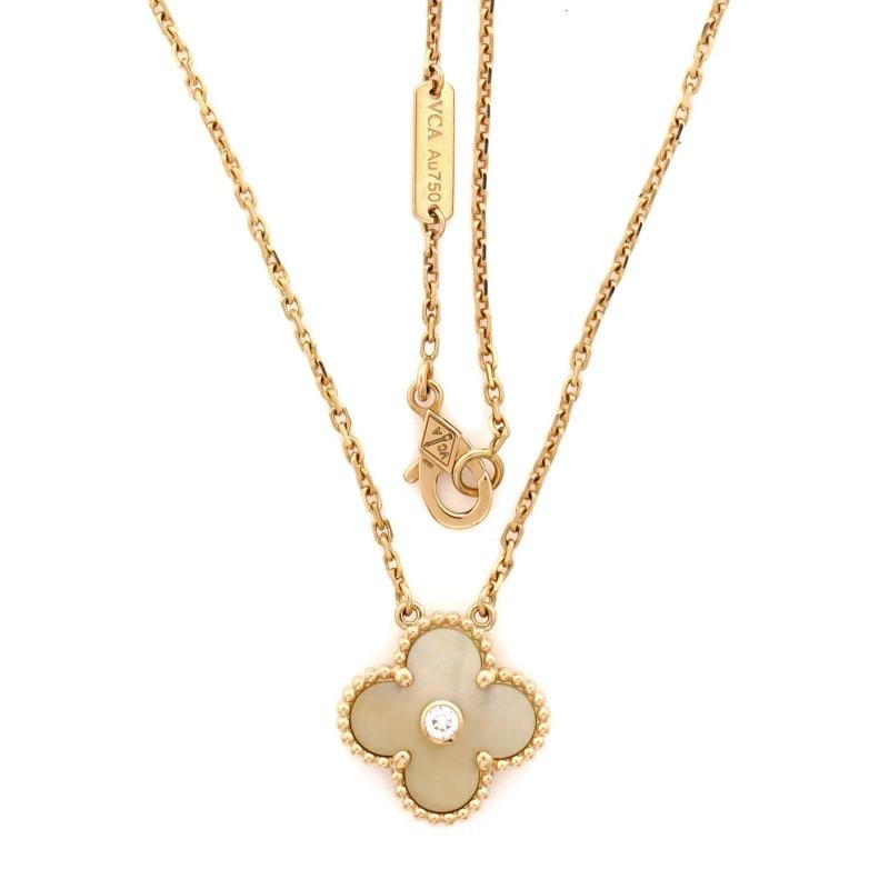 Van Cleef & Arpels Vintage Alhambra Pendant Necklace 18K Yellow Gold and Gold - 3