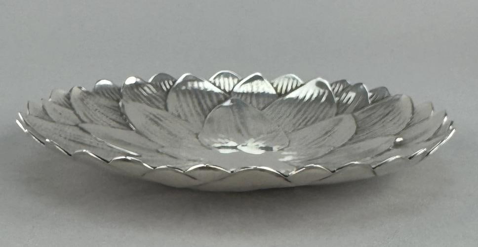 Tiffany & Co. Sterling Silver Flower Form Dish 1960s - 3
