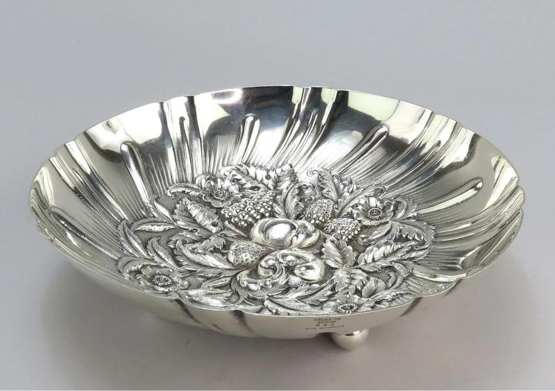 Lovely Kirk Sterling Silver Hand Chased Fruit Flowers Repousse 9.5" Bowl 233 - 7