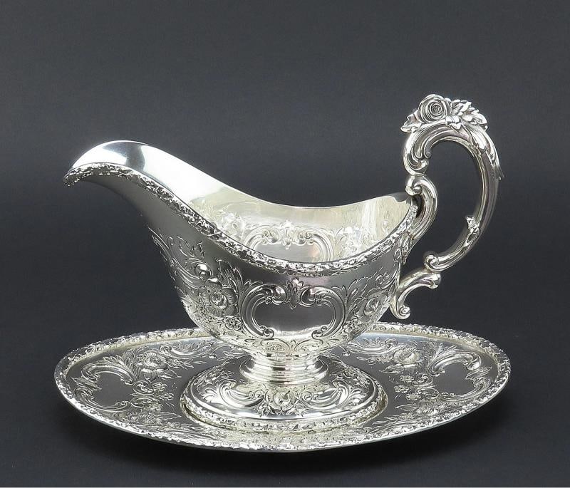 Superb Reed Barton Sterling Silver Hand Chased 575A Gravy Boat w Underplate: Brand: Reed & Barton,Age: 1900-1940,Pattern: 575A,Composition: Sterling Silver (.925),Maker: Reed & Barton,Year Made: 1929,Country of Origin: United States Presented is a fabulous quality vintage