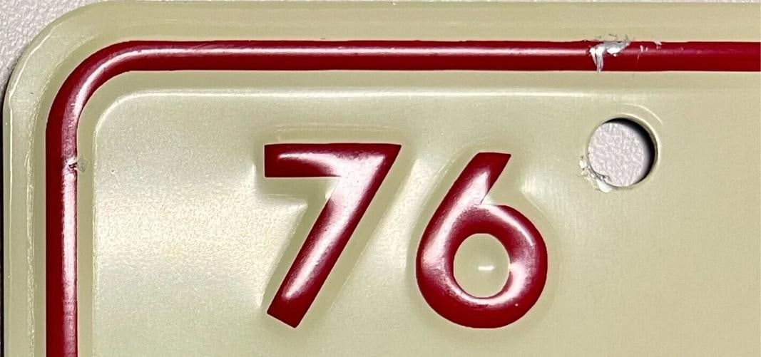 Burt Reynolds Signed Smokey and the Bandit License Plate Ban One Beckett Witness - 10