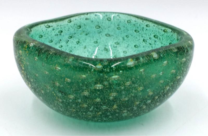 Venini Carlo Scarpa Art Glass Bowl, Circa 1935: Measures 2" high by 4 1/8" wide. . Condition: Used,Year Manufactured: 1935,Brand: Venini,Type: Bowl,Care Instructions: Hand Wash Only,Style: Mid-Century Modern,Material: Glass,Production Style: Art