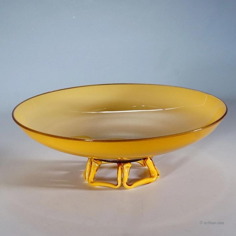 Great Vetro Incamiciato Glass Bowl Murano 1930s: Condition: Used,Brand: ArtGlass,Material: Glass,Type: Art Glass,Handmade: Yes,Vintage: Yes,Country of Origin: Italy A 'Vetro Incamiciato' art glass bowl made of opaque white and yellow glass with an o