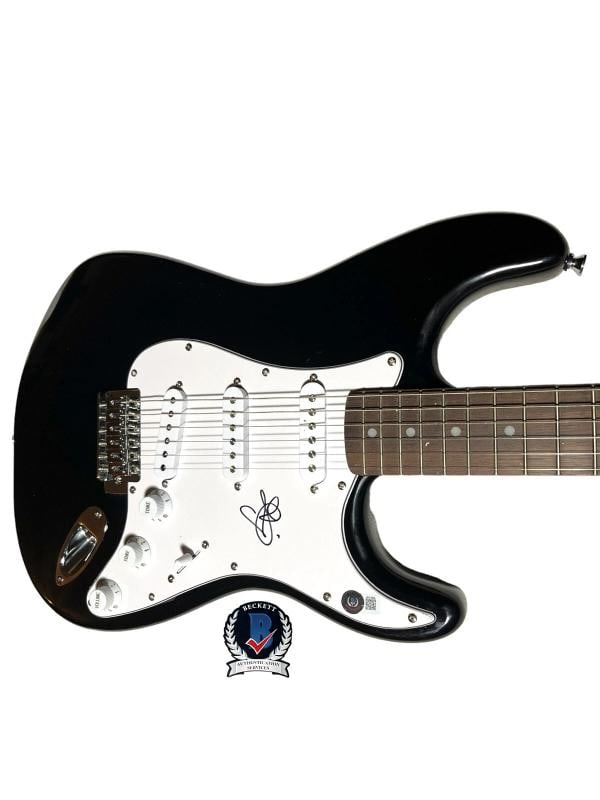 PINK SIGNED AUTOGRAPH FENDER STRATOCASTER FULL SIZE GUITAR BECKETT BAS (1 of 2)