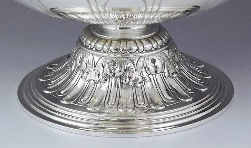 Gorgeous Gorham Sterling Silver Hand Chased Footed Centerpiece Bowl - 4