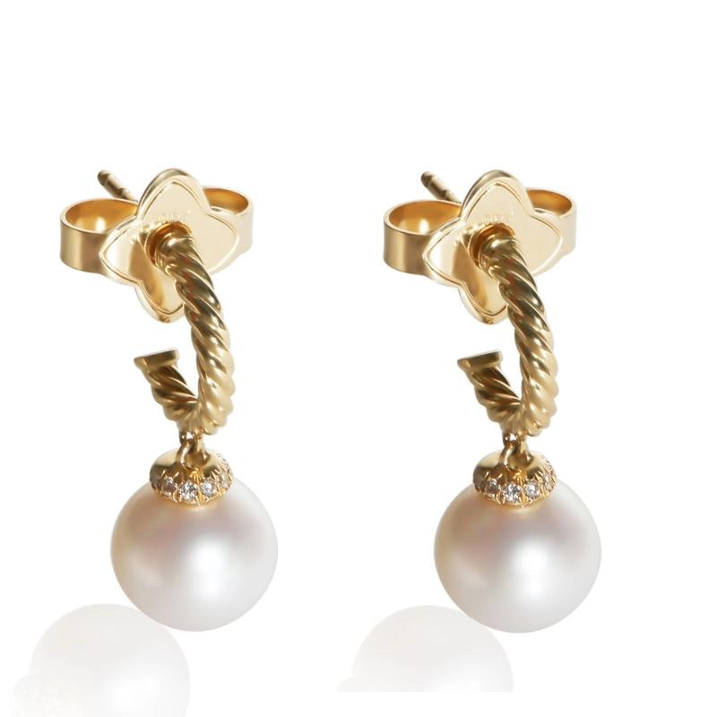David Yurman Yellow Gold Pearl and Diamond Solari Earrings: Condition: Pre-owned,Shape: Round Brilliant,Item Length: 20 mm,Side Stone Type: Diamond,Side Stone Weight (cts): 0.05,Main Stone: Pearl,Metal Purity: 18k,With Original Box/Packaging: No,With Papers: N
