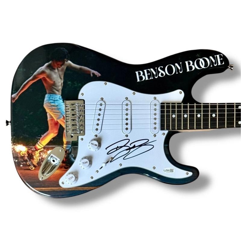 Benson Boone Signed Guitar Custom Graphics JSA COA Mystical Magical: Industry: Music,Signed: Yes,Autograph Authentication: James Spence (JSA),Original/Reproduction: Original,Object Type: Guitar & Guitar Pick,Country of Origin: United States Signer: Benson Boone Item Ty
