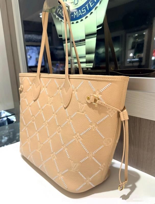 Louis Vuitton Neverfull MM Monogram Empreinte Couture in Hazelnut - 3